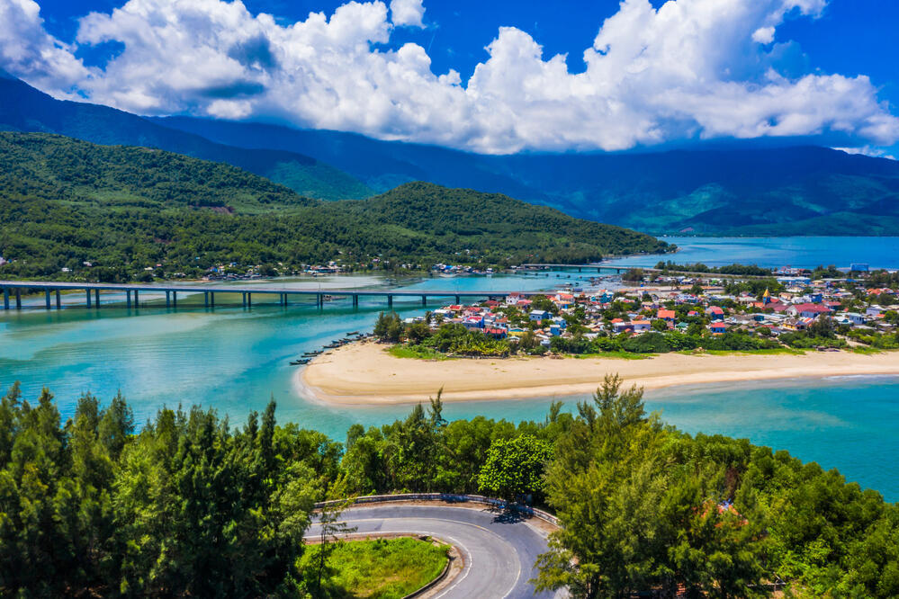 Lang Co Hai Van Pass 