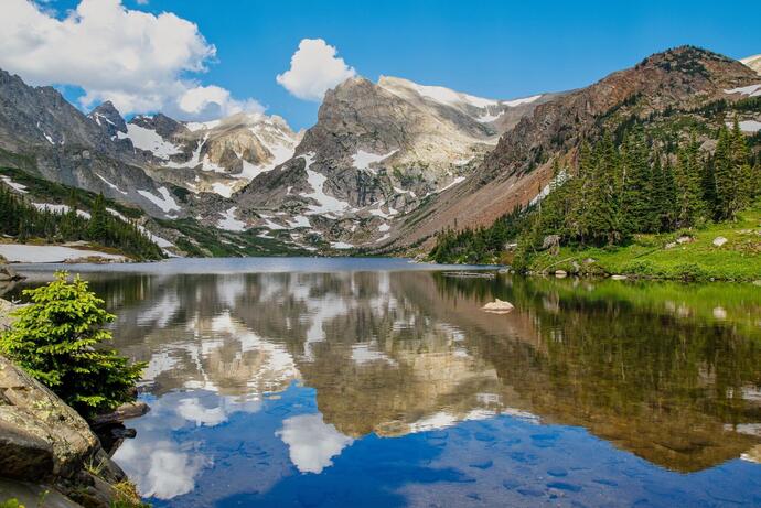 Blick auf den Rocky Mountain-Nationalpark in Colorado auf einer USA Reise mit SKR