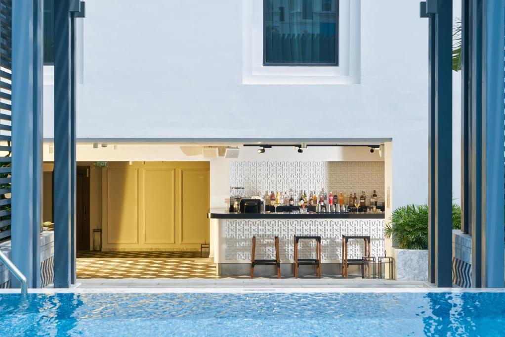 Poolbar