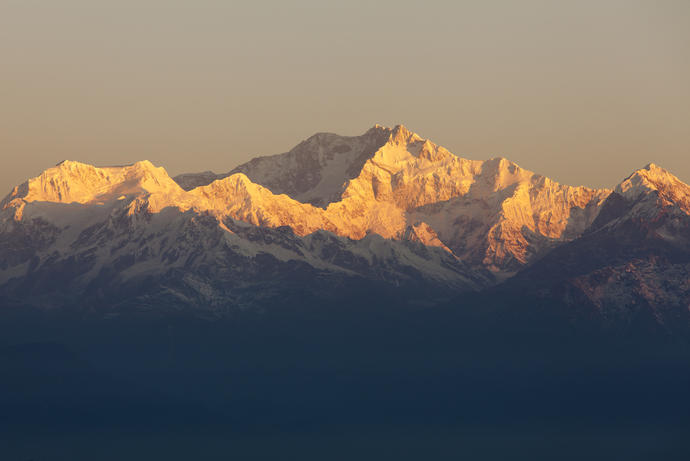 Aussicht vom Tiger Hill auf das Kanchenjunga-Massiv bei Sonnenaufgang