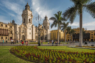 Die Kathedrale am Hauptplatz in Lima