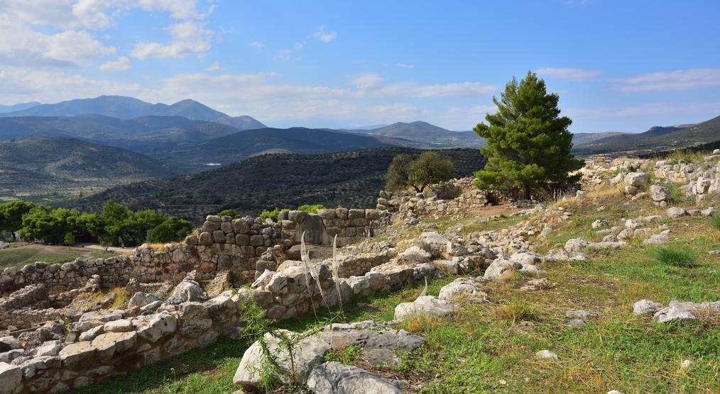 Blick auf archäologische Stätte Mykenes & Tiryns'