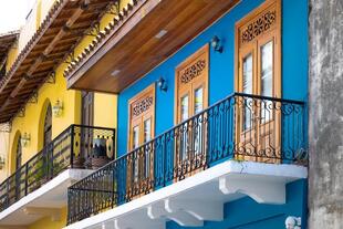 farbenprächtige Fassaden in Panama City
