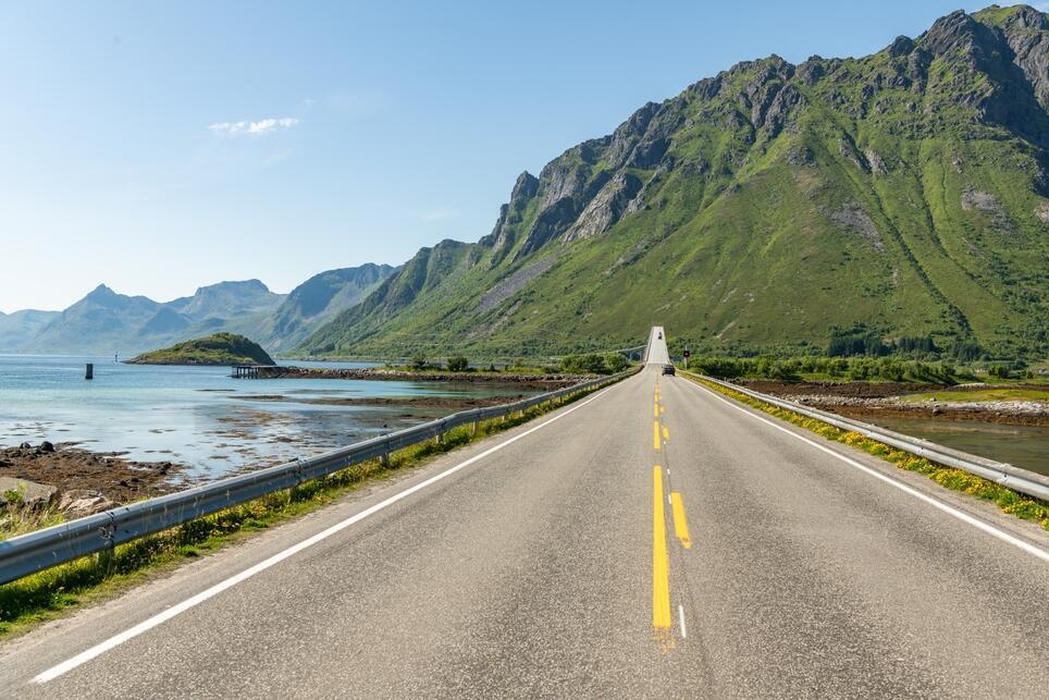 Küstenstraße auf Gimsøya 
