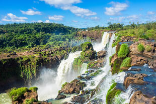 Blick auf die Iguazu Wasserfälle