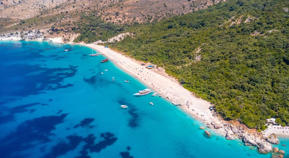 Blick auf Strand in Saranda