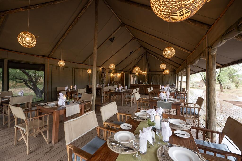 Restaurant des Ronjo Camps in Serengeti