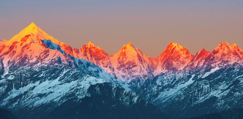 Sonnenuntergang im Himalaya-Gebirge