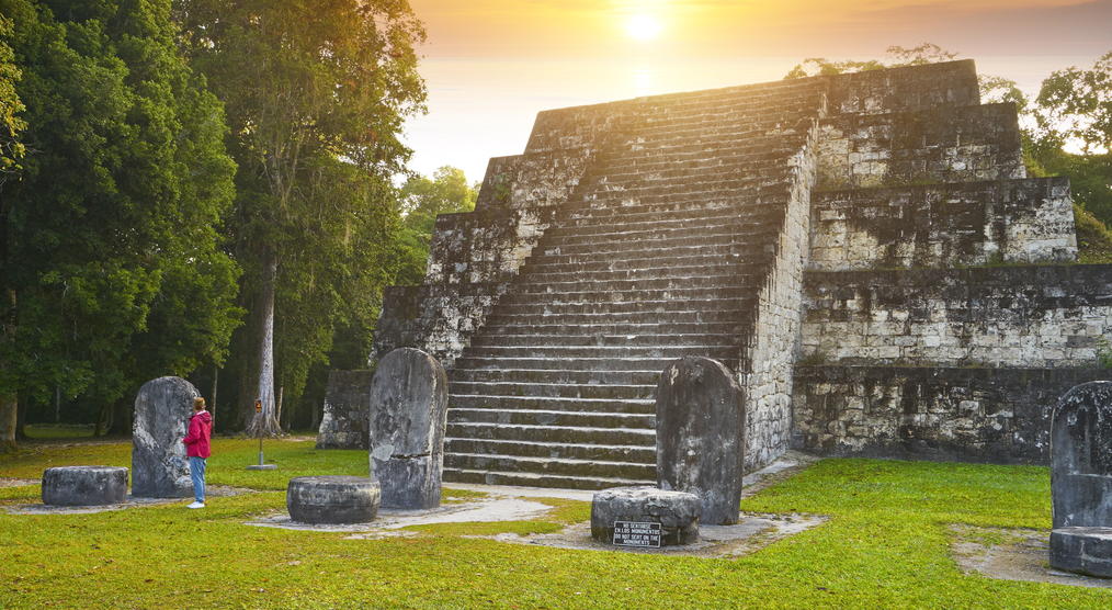Mayaruinen im Tikal Nationalpark