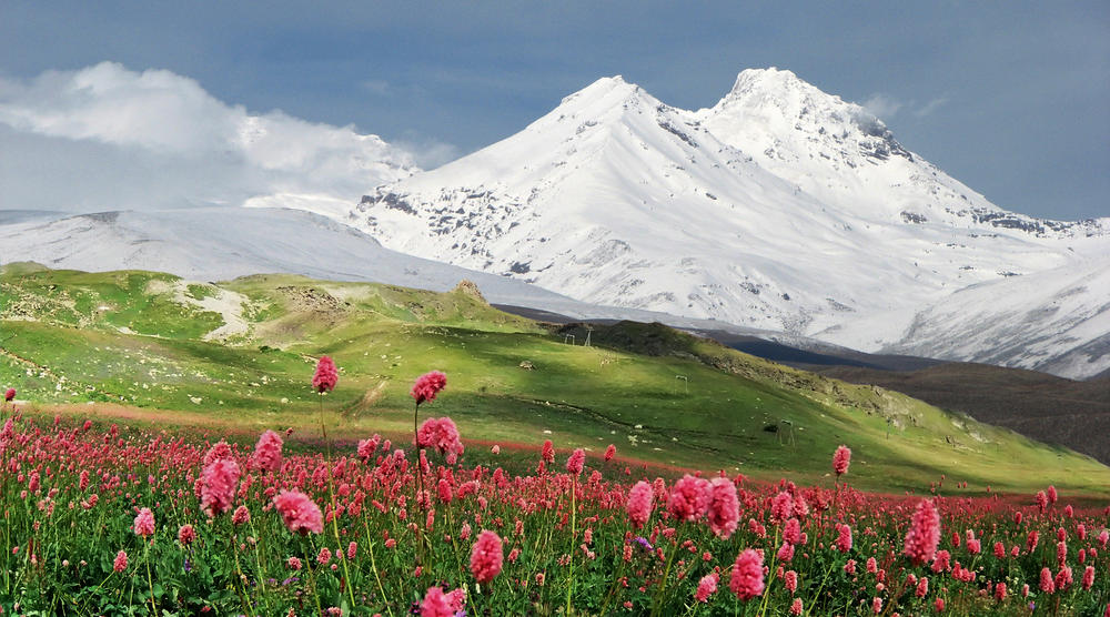 Berglandschaft im Kaukasus
