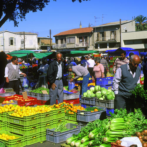 Einer der zahlreichen traditionellen zypriotischen Wochenmärkten