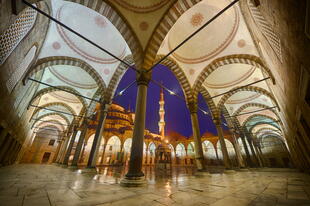 Innenhof Blaue Moschee Istanbul Sehenswürdigkeit
