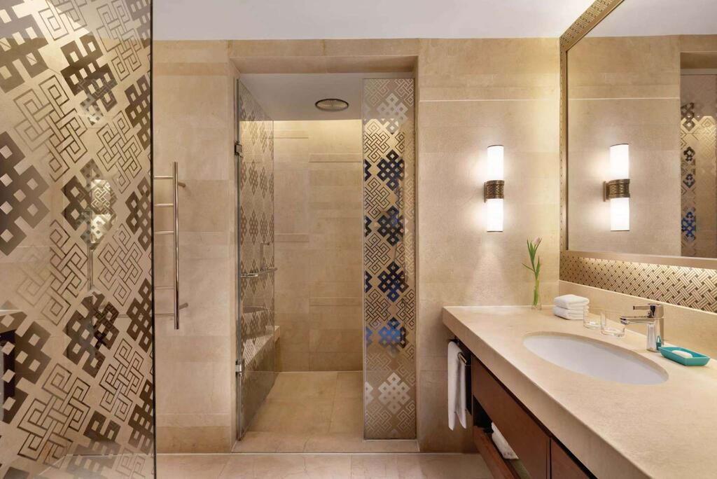 Bad Shangri la hotel 
