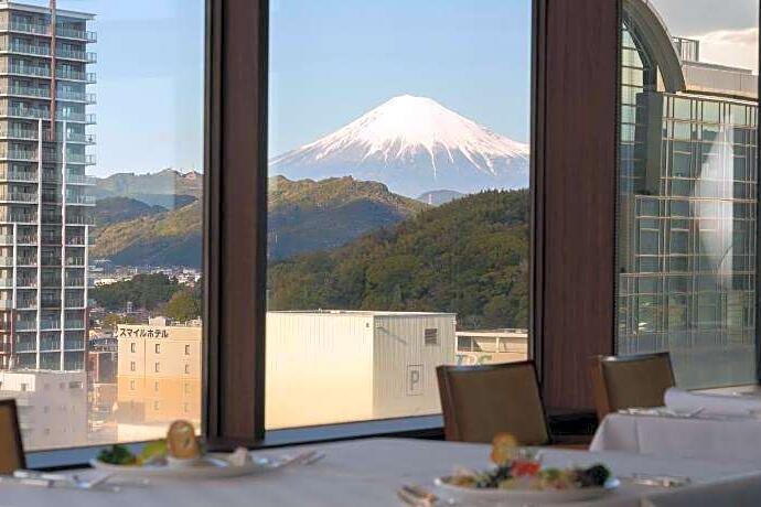 Restaurant mit Blick auf Mount Fuji