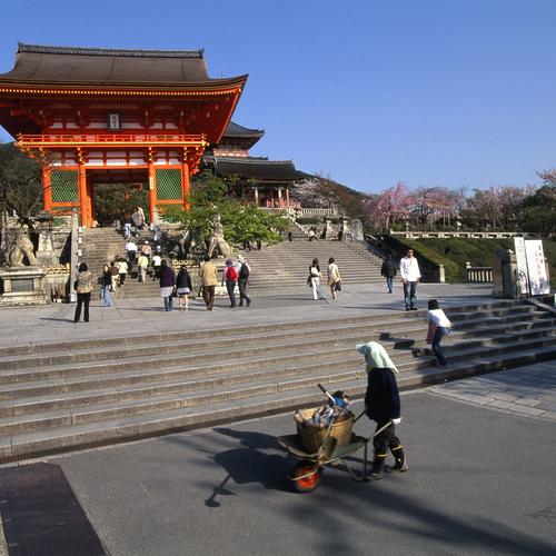 Haupttor des Kiyomizu-Tempels in Kyoto 