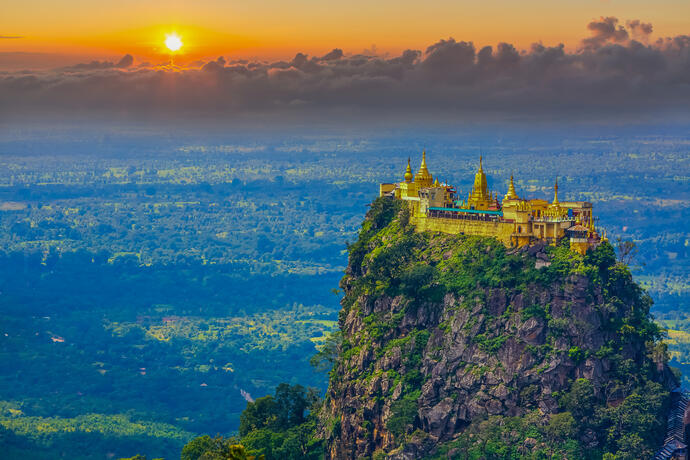 Mount Popa bei Bagan