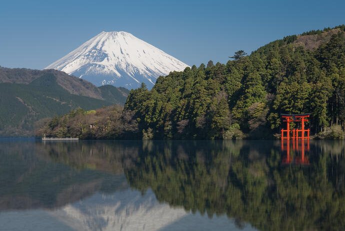 Ashi-See mit Fuji im Hintergrund 