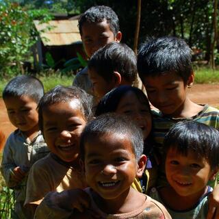 Lachende Kinder