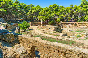 Ruinen des Amphitheaters in Karthago