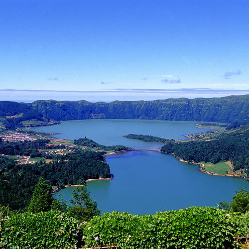 Kratersee auf der Insel Sao Miguel 