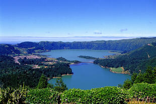 Kratersee auf der Insel Sao Miguel 