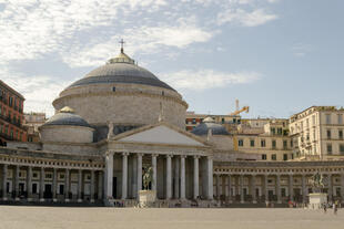 Piazza Plebiscito in Neapel