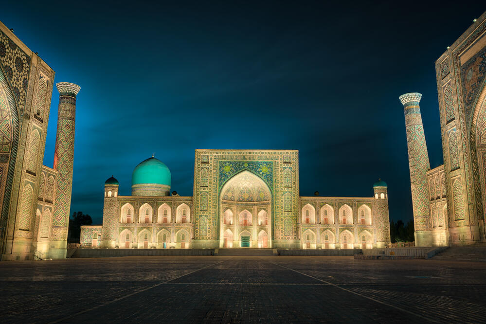 Registan Platz bei Nacht 