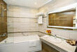 Bad mit Badewanne