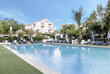 Pool mit Liegen