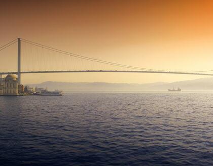 Brücke der Märtyrer des 15. Juli über den Bosporus