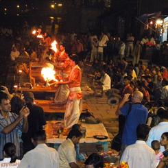 Gebetszeremonie am Ganges