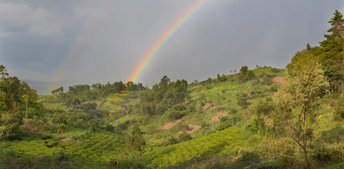 Regenbogen über dem Queen Elizabeth Nationalpark