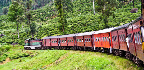 Zugfahrt ins Hochland von Sri Lanka