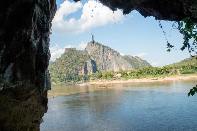 Der Mekong Fluss und die Pak Ou Höhlen in Laos