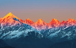 Sonnenuntergang im Himalaya-Gebirge