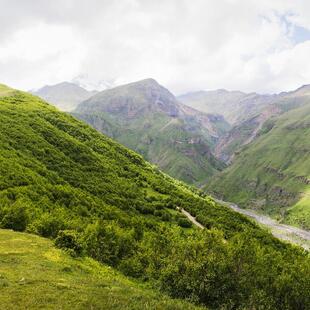 Weitläufige Berglandschaft, Georgien