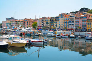 Altstadt und Hafen von Cannes 