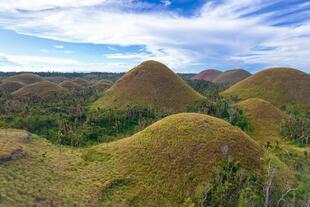 Die Chocolate Hills auf Bohol 