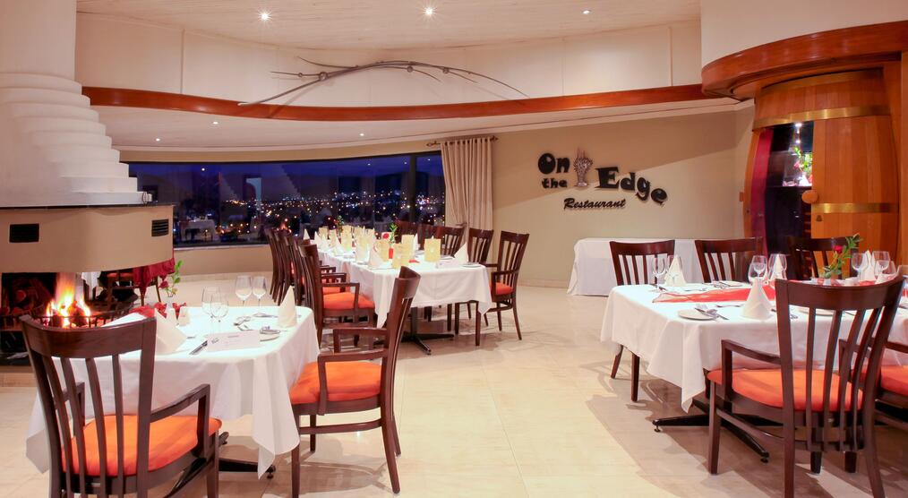 Restaurant mit Aussicht abends