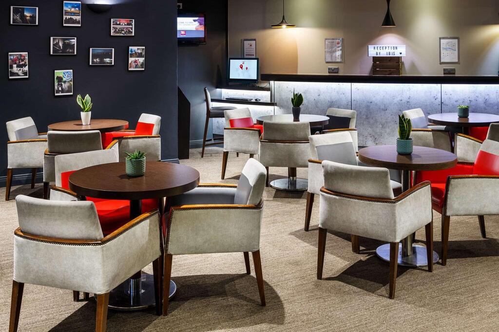 Rezeption und Lounge 