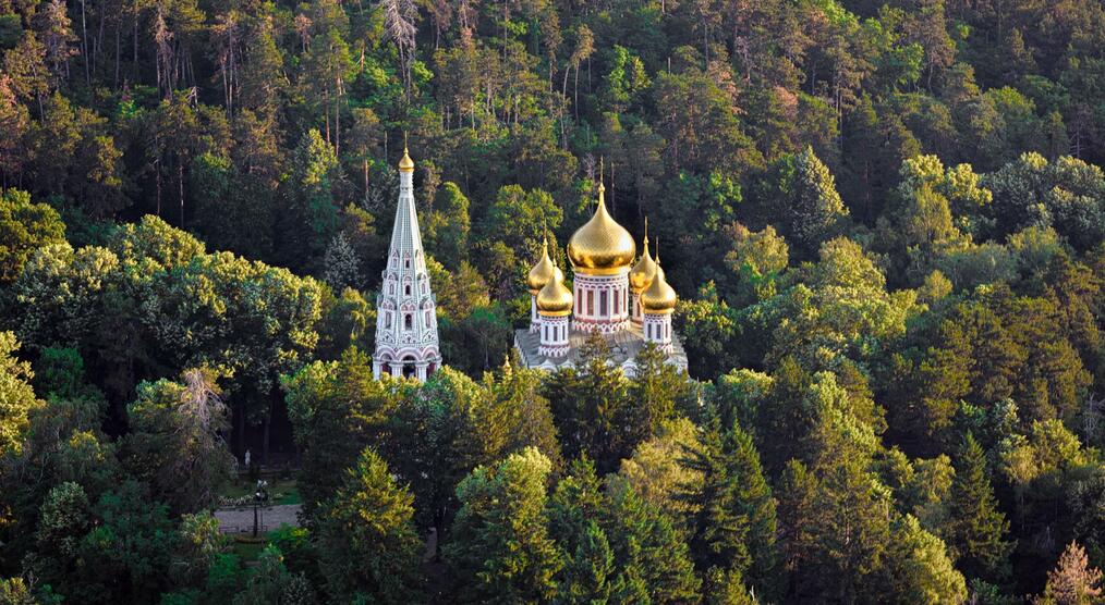 Orthodoxe Kirche im Wald bei Bulgarien Studienreisen