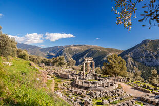 Ruinen von der antiken Stätte Delphi
