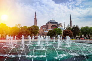 Blick auf die Hagia Sophia vom Sultanahmet Arkeolojik Park aus