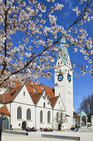 Ausflugziel Kempten: St. Mang Platz und St. Mang Kirche
