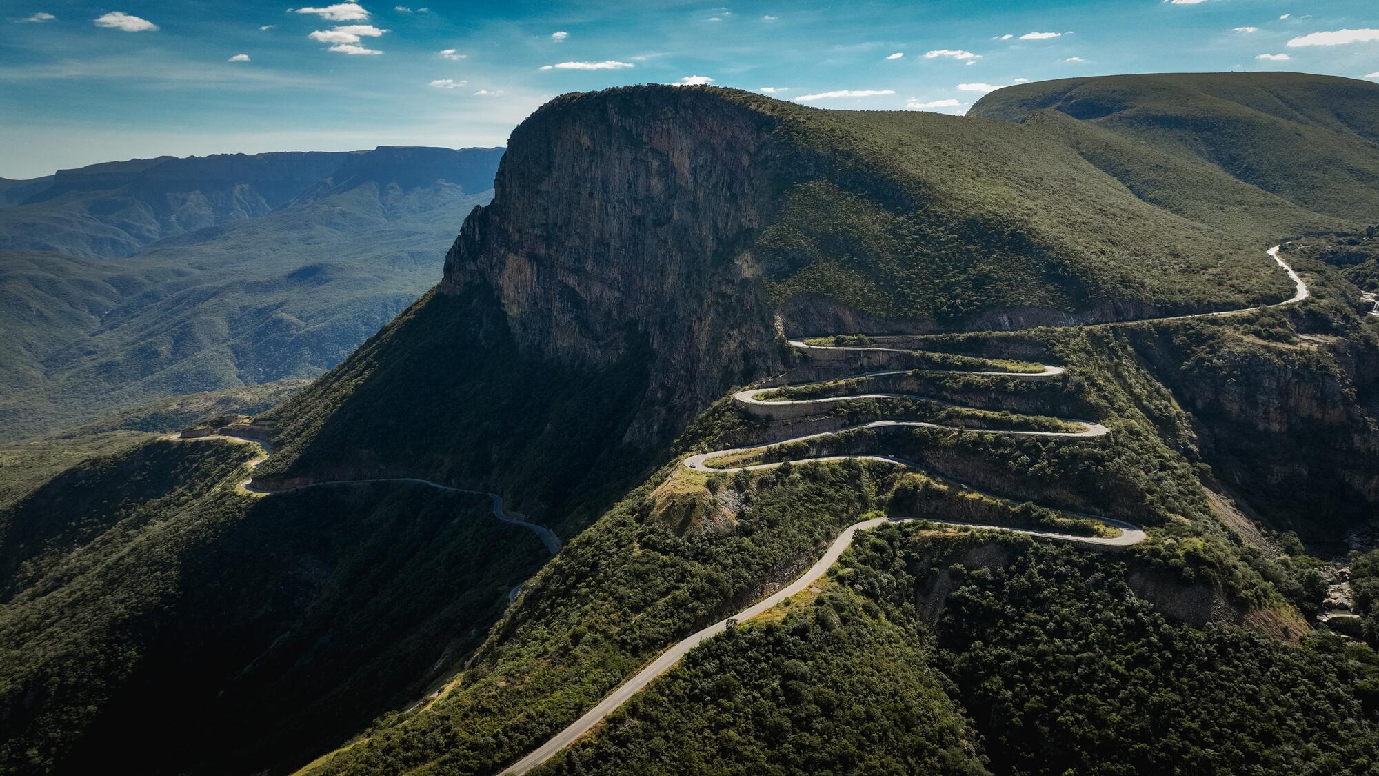 Serra da Leba Road